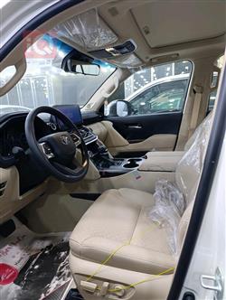 تۆیۆتا لاند کروزەر